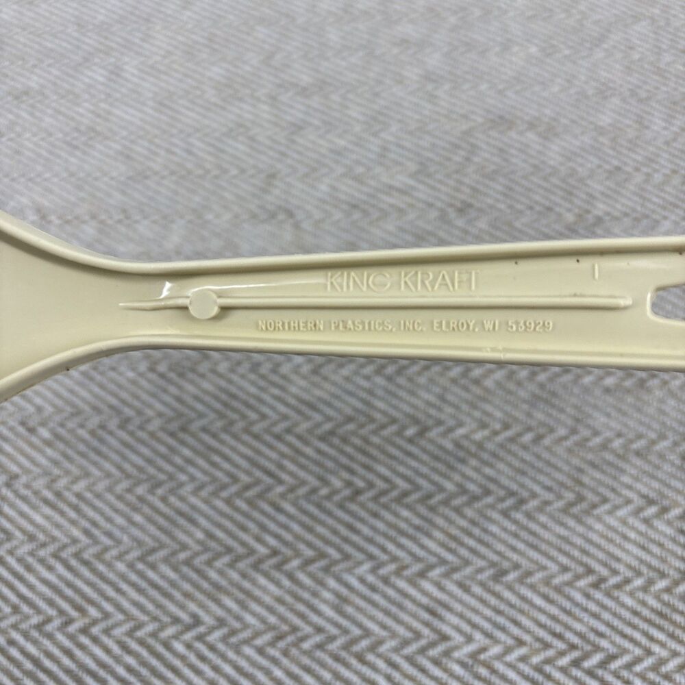 Vintage King Kraft LONG Blade Beige Nylon‎ Plastic 2 Slot Spatula Heat Resistant - Picture 5 of 6